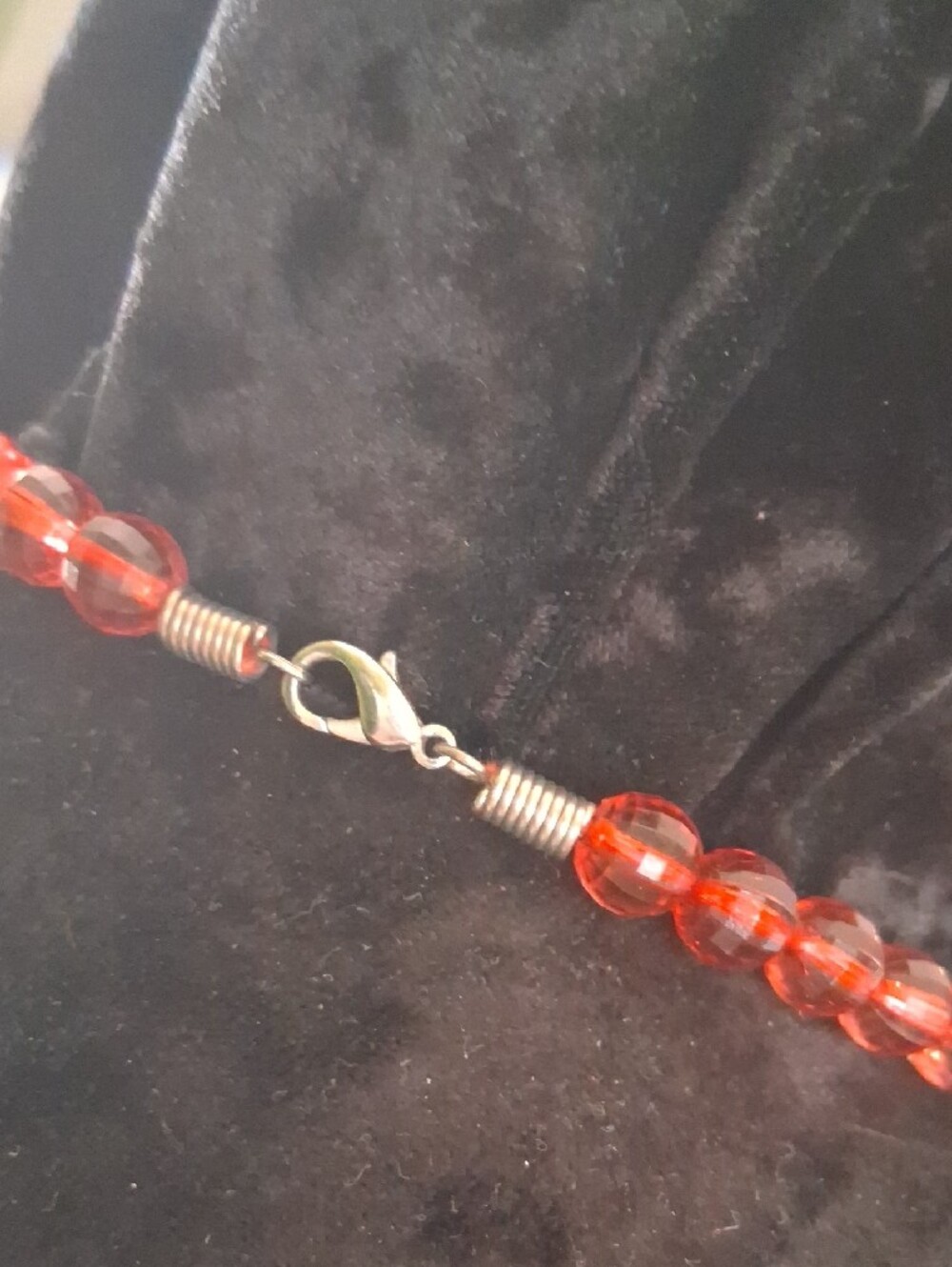 Vintage Cherry Red Lucite Beaded Women's Necklace - Classic Statement - Picture 6 of 7